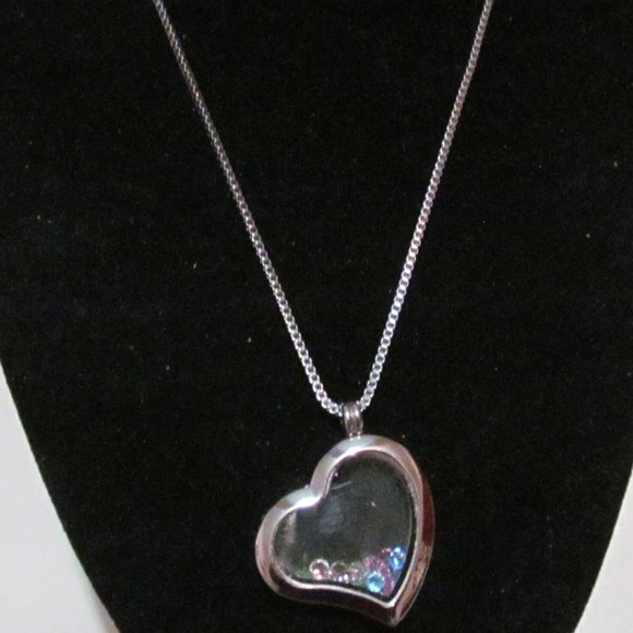 Siler tone chain  floating heart and crystal necklace - Picture 1 of 2